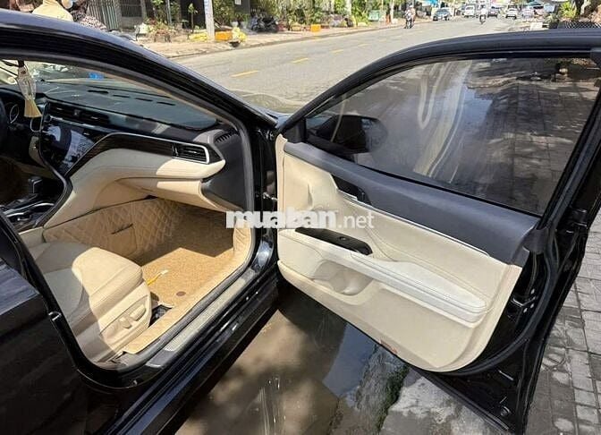 Toyota Camry 2019 2.5Q độ Lexus