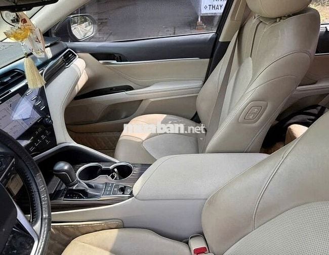 Toyota Camry 2019 2.5Q độ Lexus
