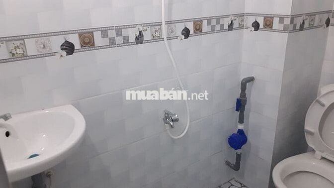 PHAN VĂN HỚN, Q12: Còn 1 phòng CÓ GÁC, WC RIÊNG, KỆ BẾP, LẦU 2 !!!!!!!