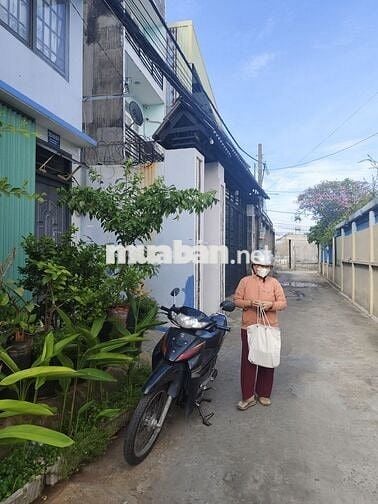 PHAN VĂN HỚN, Q12: Còn 1 phòng CÓ GÁC, WC RIÊNG, KỆ BẾP, LẦU 2 !!!!!!!