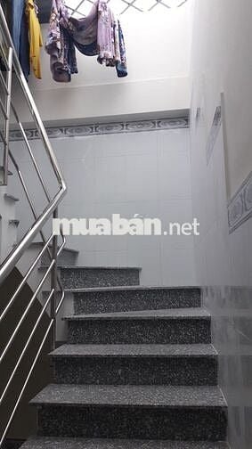 PHAN VĂN HỚN, Q12: Còn 1 phòng CÓ GÁC, WC RIÊNG, KỆ BẾP, LẦU 2 !!!!!!!