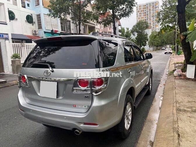 Toyota Fortuner 2013 Xăng Tự động Bạc