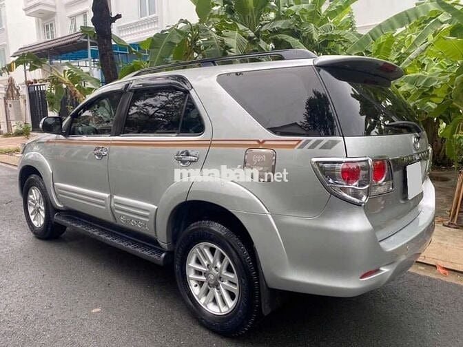 Toyota Fortuner 2013 Xăng Tự động Bạc