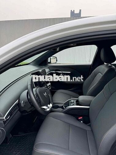 VinFast VF6 PLUS MUA PIN