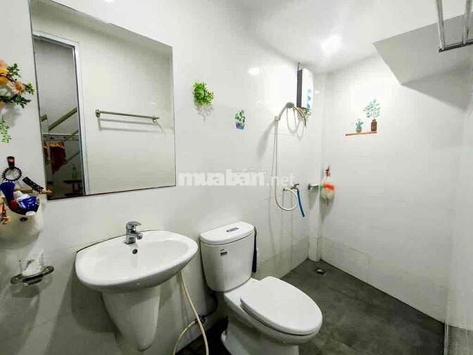 CHỦ BÁN NHÀ MỚI XÂY Ở TÂM HUYẾT 36m2 3ty250