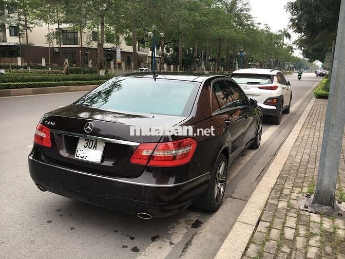 Mercedes-Benz E300 2009 Nâu