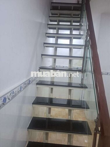 SỔ HỒNG RIÊNG NHÀ 4×13 CẤP4 CÓ LỬNG