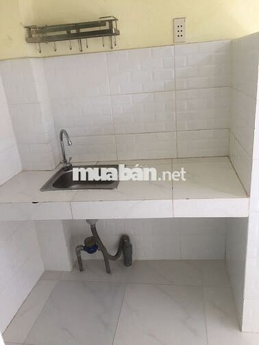 Máy lạnh sẵn,ngay cầu chánh hưng,gát lửng,riêng biệt