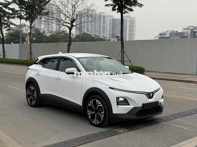 VinFast VF6 PLUS MUA PIN