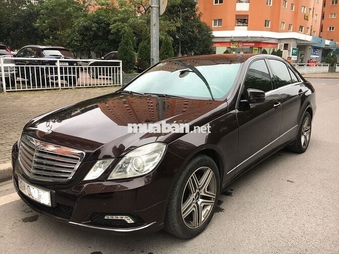 Mercedes-Benz E300 2009 Nâu