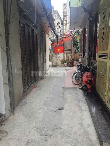 Tôi cần bán căn nhà phố Thuy Khuê, Tây Hồ. SĐ 22m2x4 tầng: 3,75 tỷ.