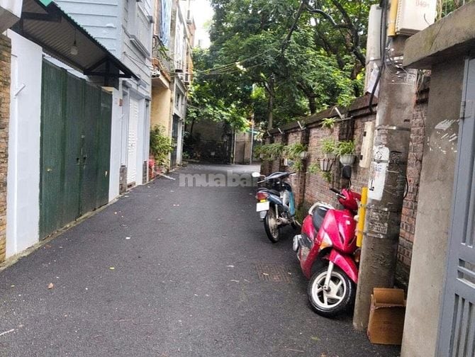 Tôi cần bán căn nhà phố Thuy Khuê, Tây Hồ. SĐ 22m2x4 tầng: 3,75 tỷ.