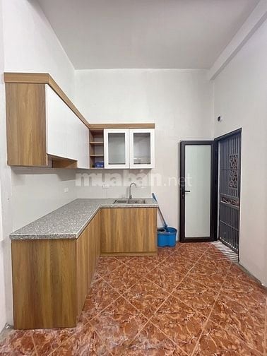 Tôi cần bán căn nhà phố Thuy Khuê, Tây Hồ. SĐ 22m2x4 tầng: 3,75 tỷ.