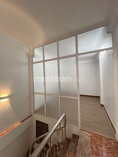 Tôi cần bán căn nhà phố Thuy Khuê, Tây Hồ. SĐ 22m2x4 tầng: 3,75 tỷ.