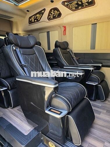 Ford Transit Limousine 10-12 chỗ Mới 100%