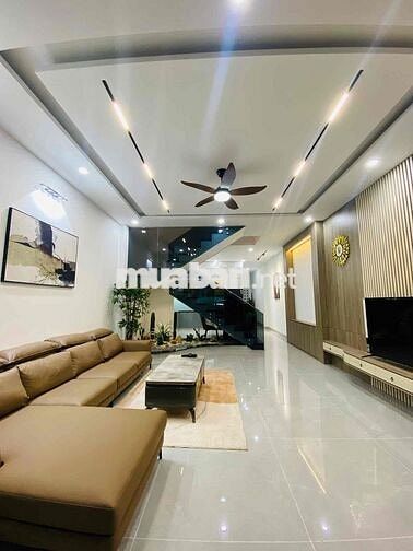 Bán nhà 2 tầng mặt tiền Cù Chính Lan