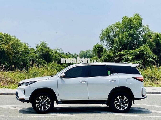 Toyota Fortuner Legender 2023 2.4L 4x2 AT 34000 Km