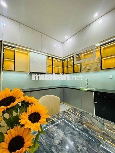 Bán nhà 2 tầng mặt tiền Cù Chính Lan