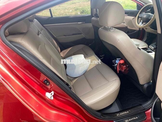 Hyundai Elantra 2019 2.0AT - 60000 km