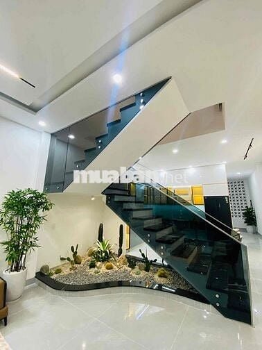 Bán nhà 2 tầng mặt tiền Cù Chính Lan