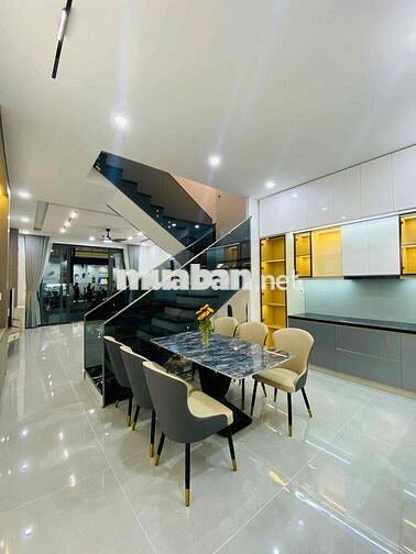 Bán nhà 2 tầng mặt tiền Cù Chính Lan