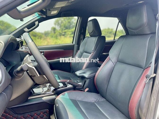 Toyota Fortuner Legender 2023 2.4L 4x2 AT 34000 Km