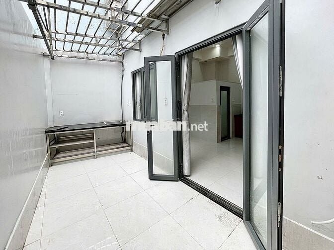 PHÒNG BANCON MỚI XÂY SIÊU RỘNG FULL NỘI THẤT MỚI NGAY CHỢ BÔNG SAO