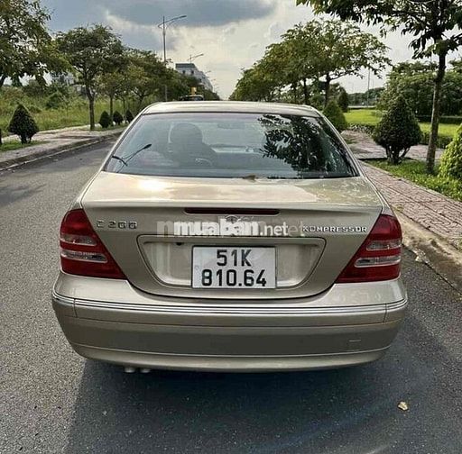 Mercedes C200K AT - 7979 km