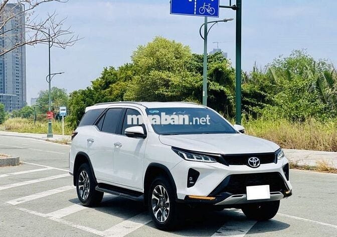 Toyota Fortuner Legender 2023 2.4L 4x2 AT 34000 Km