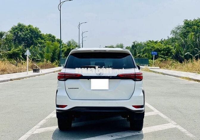 Toyota Fortuner Legender 2023 2.4L 4x2 AT 34000 Km