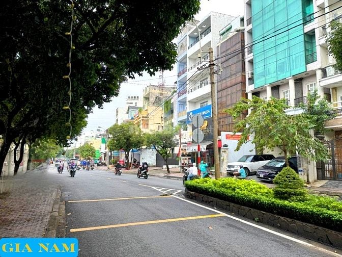 BÁN NHÀ GÓC 2 MẶT TIỀN : 541 BÌNH THỚI - P. 10 - Q. 11 - TPHCM