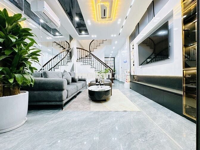 KHU PHÂN LÔ ĐƯỜNG TRẦN DUY HƯNG-6 TẦNG THANG MÁY- KINH DOANH SPA.