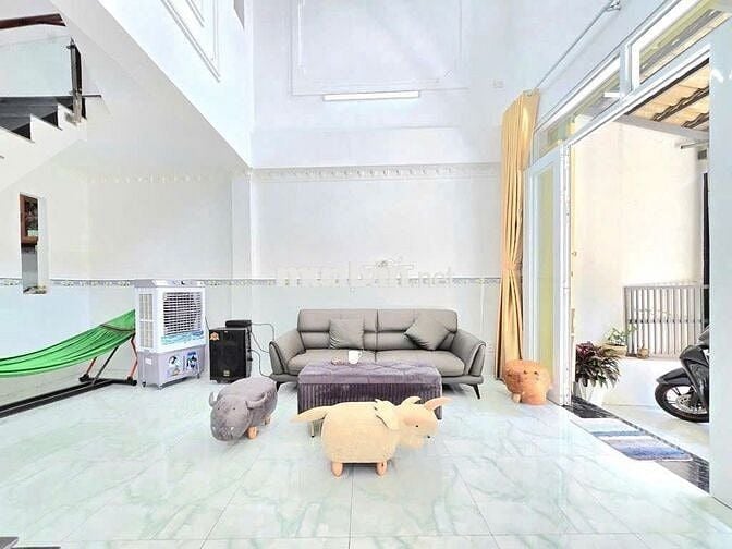 NHÀ MỚI 3 TẦNG - 6,2*9 - HẺM XE HƠI ĐƯỜNG HUỲNH TẤN PHÁT - NHỈNH 4TY