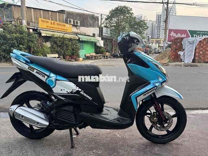 Yamaha Luvias Fi Xanh trắng