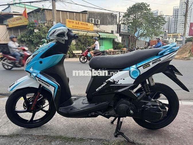 Yamaha Luvias Fi Xanh trắng