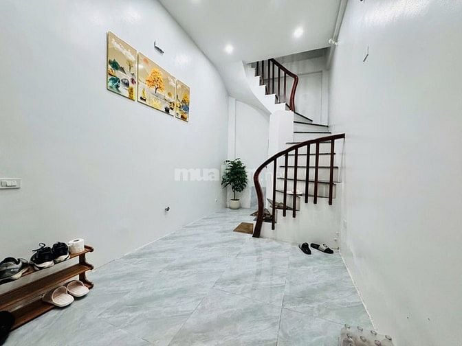 Cần bán căn nhà phố Đội Cấn. SĐ riêng 22m2x7 tầng, cách phố 20m. 5,9ty