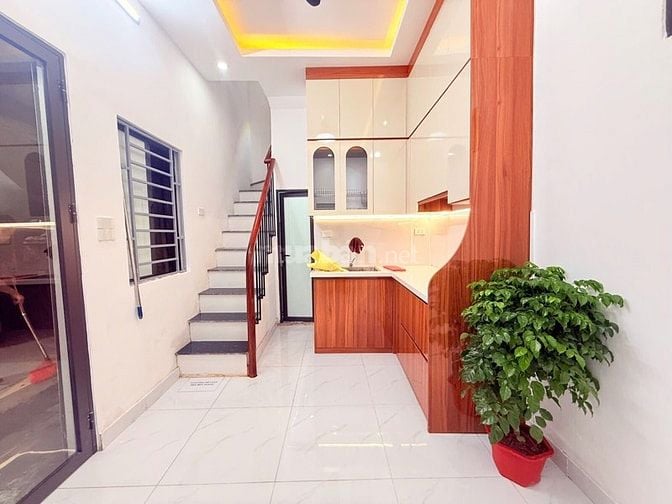 Cần bán căn nhà phố Đội Cấn. SĐ riêng 22m2x7 tầng, cách phố 20m. 5,9ty