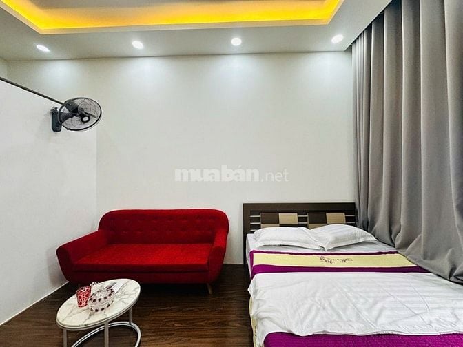 Cần bán căn nhà phố Đội Cấn. SĐ riêng 22m2x7 tầng, cách phố 20m. 5,9ty