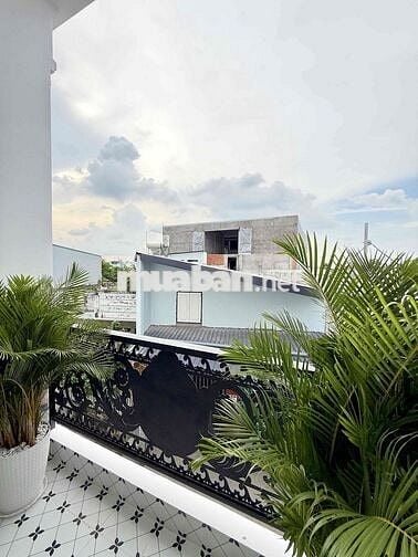 Chính chủ bán nhà trục chính hẻm 147 (LT 12-20) đường Nguyễn Văn Cừ