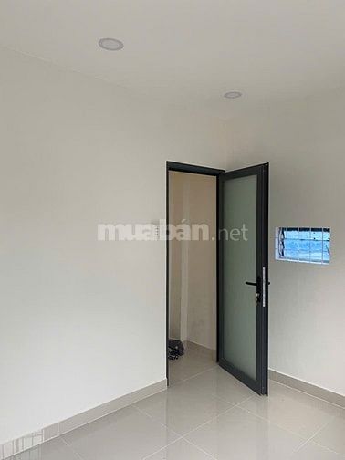 Nhà sổ hồng riêng, vị trí trung tâm gần chợ, trường học cấp 1,2,3. 