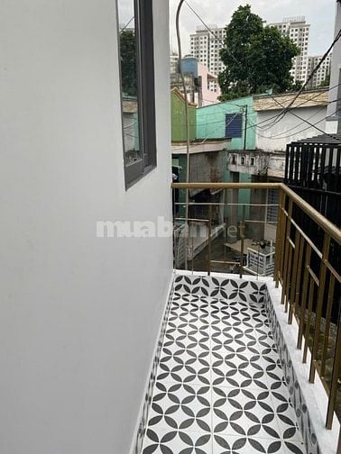 Nhà sổ hồng riêng, vị trí trung tâm gần chợ, trường học cấp 1,2,3. 