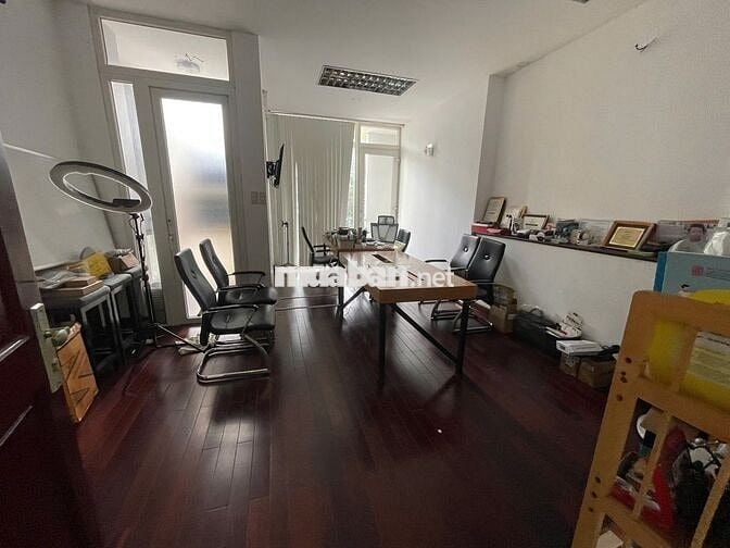 KINH ĐÔ THỜI TRANG - NGUYỄN TRÃI - 5,5x30m - HẦM 6 TẦNG - 80 TRIỆU