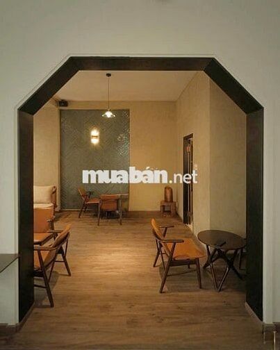 CHO THUÊ NHÀ PHONG CÁCH VINTAGE SÂN VƯỜN NGAY TRUNG TÂM QUẬN 1