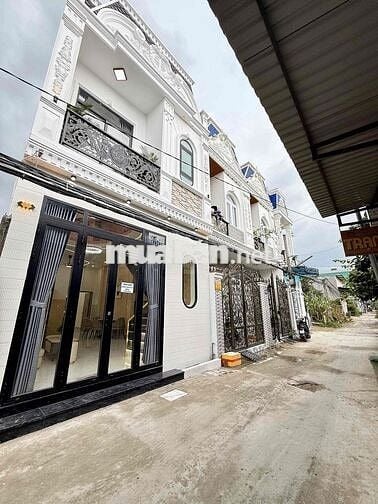 Chính chủ bán nhà trục chính hẻm 147 (LT 12-20) đường Nguyễn Văn Cừ