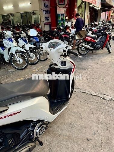 🟢🟢 Vision trắng đký T11/2020 khoá Smarkey xe đẹp