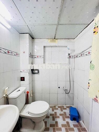 CĂN HỘ 2P NGỦ,1P KHÁCH,RỘNG 40m2,SẴN NỘI THẤT-SẴN NỘI THẤT CƠ BẢN