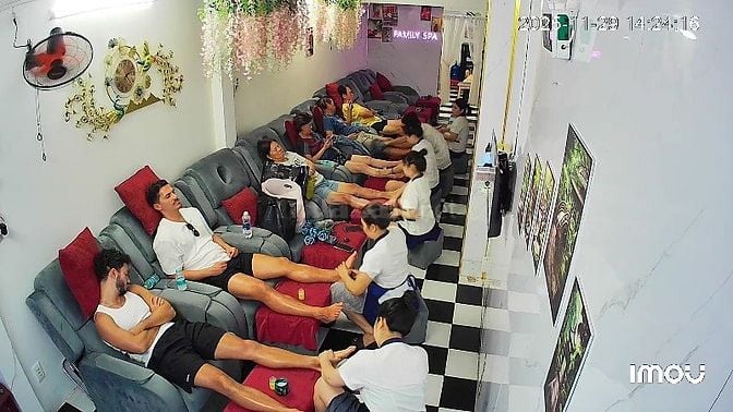 Cần tuyển gấp do lượng khách đông đột ngột 