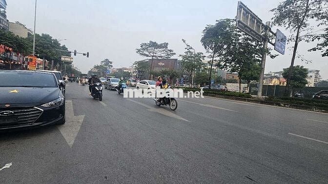 HIẾM Mặt Phố Ngô Gia Tự 100m2 6 Tầng thang máy 25 Tỷ Long Biên