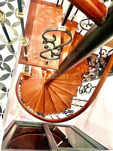 NHỈNH 9 HOÀNG HOA THÁM - LÕI BA ĐÌNH mà có 5 TẦNG THANG MÁY - NGÕ NÔNG