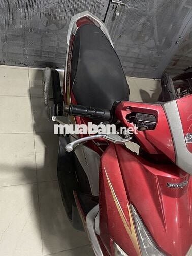 Dư xe cần bán AB 110 màu đỏ có fix